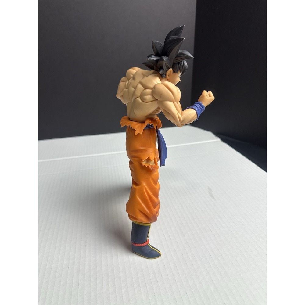 10" Dragon Ball Z Goku Ichiban Kuji Figure - Super Saiyan Action Collectible - Picture 4 of 7